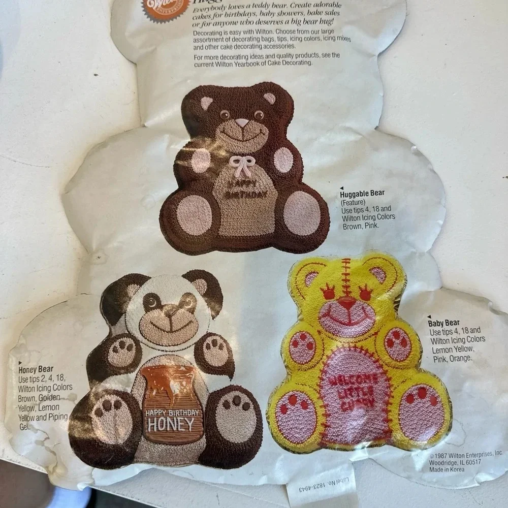 Wilton | 1982 Huggable Bear Cake Pan‎
